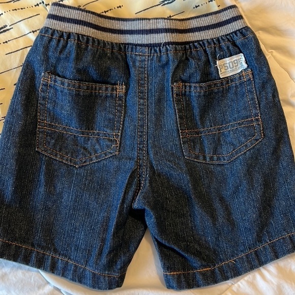 Collar Tee and Shorts Set - Picture 4 of 8